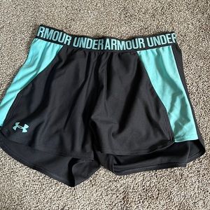 Under Armour Women’s Heat Gear Play Up Shorts (with pockets!) S